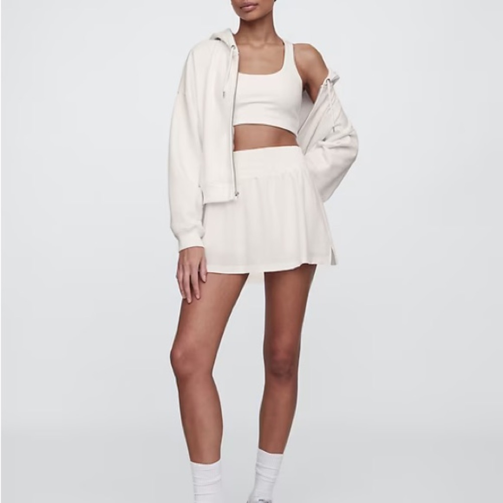 NWT GAPFIT RUNAROUND SKORT NEW OFF WHITE SMALL